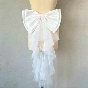 White attachable bow, never worn